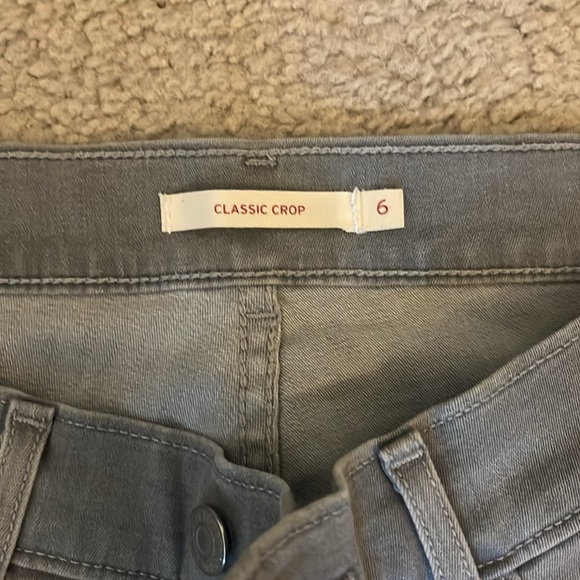 Levi’s - Picture 2 of 4